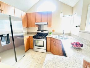 161 Seaway Ct, Hercules CA 94547