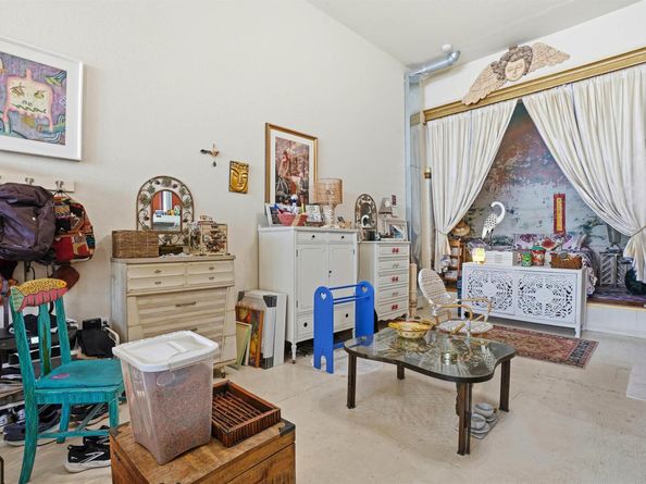 733 Loring Ave, Crockett CA 94525