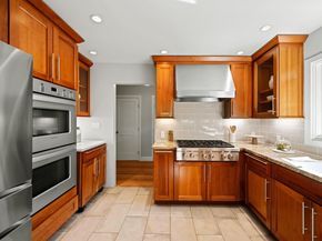 6611 Ascot Dr, Oakland CA 94611