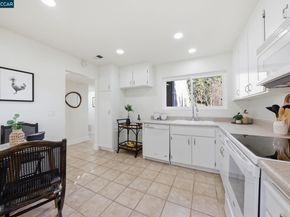 4852 Starflower Dr, Martinez CA 94553