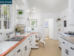 1040 Park Hills Rd, Berkeley CA 94708