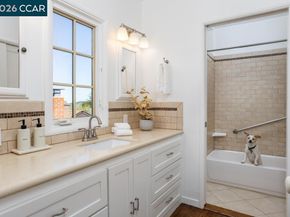 1040 Park Hills Rd, Berkeley CA 94708