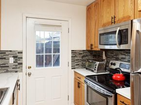 10 Leighty Ct 5, Hayward CA 94541