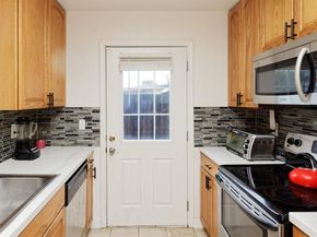 10 Leighty Ct 5, Hayward CA 94541