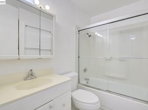 29300 Dixon St 207, Hayward CA 94544