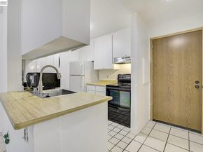 29300 Dixon St 207, Hayward CA 94544