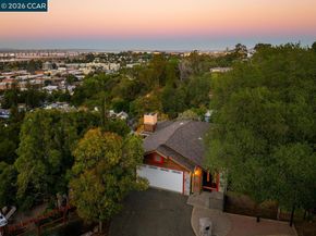 1087 Hillside Dr, Martinez CA 94553