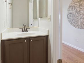 1087 Hillside Dr, Martinez CA 94553