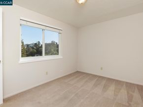 1087 Hillside Dr, Martinez CA 94553