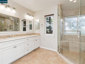 1087 Hillside Dr, Martinez CA 94553