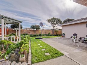 6364 Honeysuckle Dr, Newark CA 94560