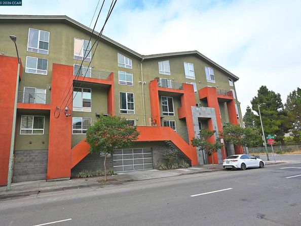 675 8Th Street 15, Oakland CA 94607