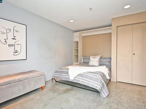 675 8Th Street 15, Oakland CA 94607