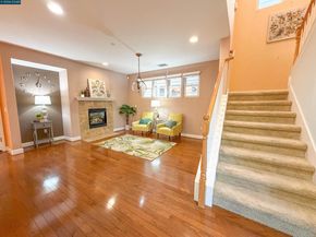 3198 S Front St, Hercules CA 94547