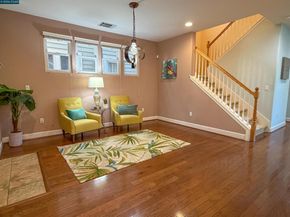 3198 S Front St, Hercules CA 94547