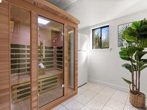 6931 Pinehaven Rd, Oakland CA 94611