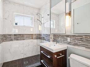 1066 Bayview Ave, Oakland CA 94610