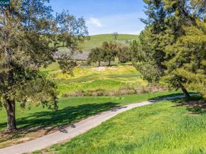 105 Crow Pl, Clayton CA 94517