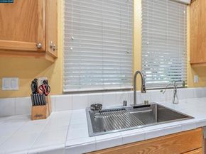 2036 Serra Ln, Hercules CA 94547