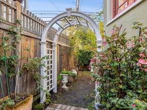 1416 Versailles Ave, Alameda CA 94501