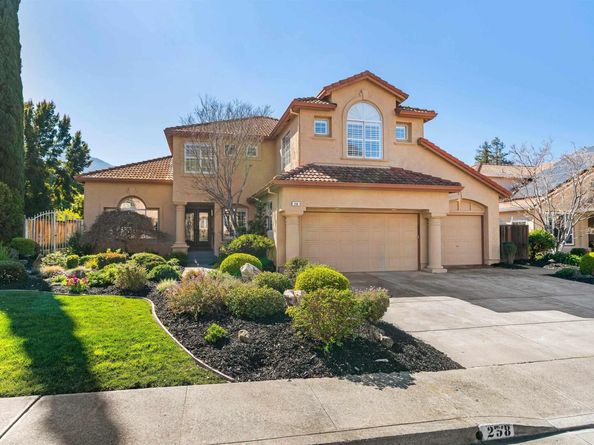 258 El Pueblo Place, Clayton CA 94517