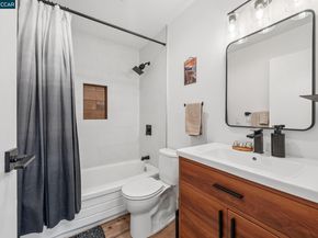 360 Vernon St 304, Oakland CA 94610