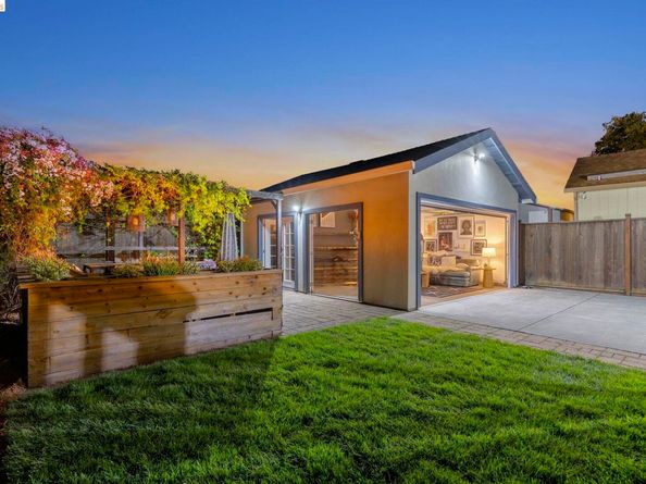 3322 Chestnut St, Oakland CA 94608