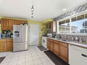 38380 Canyon Heights Dr, Fremont CA 94536