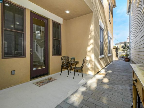 2165 Railroad Ave, Hercules CA 94547
