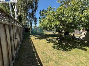 3208 Washington St, Alameda CA 94501