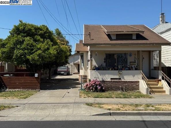 3208 Washington St, Alameda CA 94501
