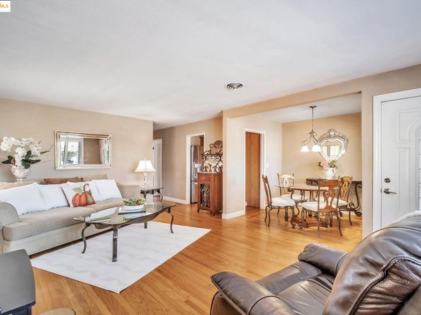 581 Fairway Street, Hayward CA 94544