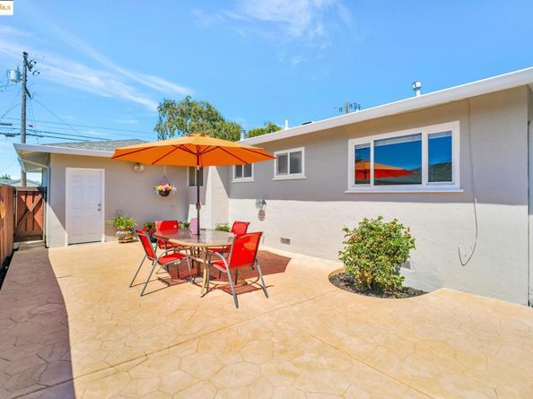 581 Fairway Street, Hayward CA 94544