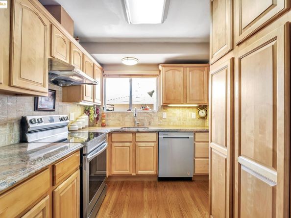 581 Fairway Street, Hayward CA 94544