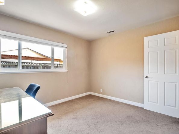 581 Fairway Street, Hayward CA 94544