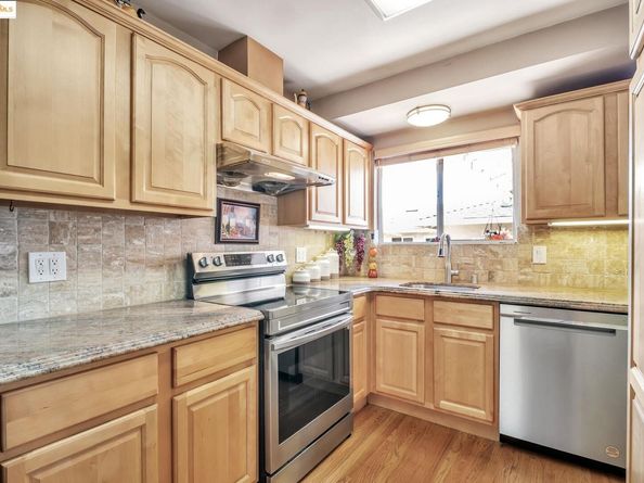 581 Fairway Street, Hayward CA 94544