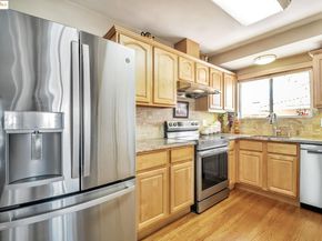 581 Fairway Street, Hayward CA 94544