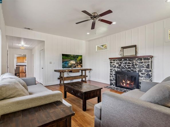 85 La Encinal, Orinda CA 94563