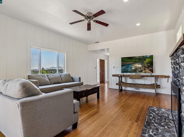 85 La Encinal, Orinda CA 94563