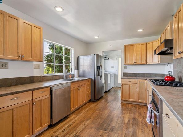 85 La Encinal, Orinda CA 94563