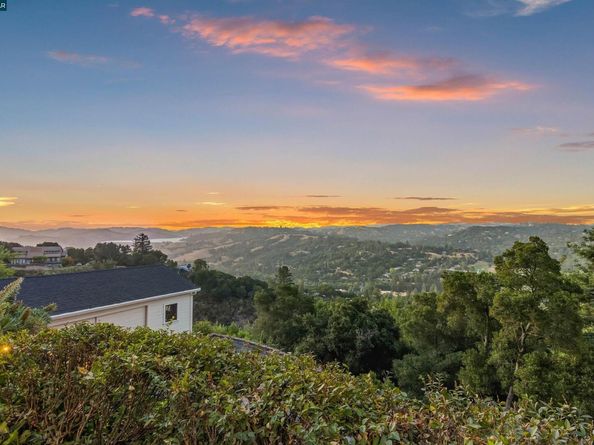 85 La Encinal, Orinda CA 94563