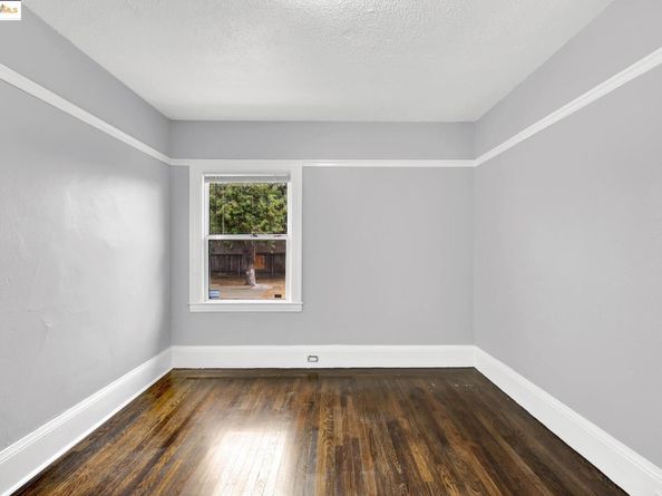 1009 106Th Ave, Oakland CA 94603
