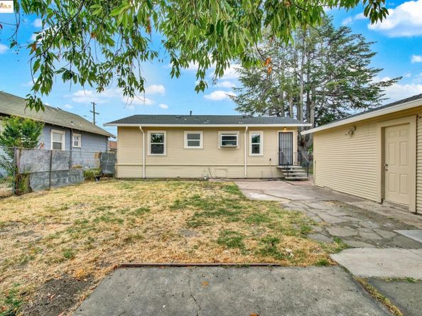 1009 106Th Ave, Oakland CA 94603
