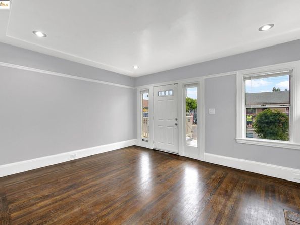 1009 106Th Ave, Oakland CA 94603