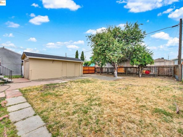 1009 106Th Ave, Oakland CA 94603