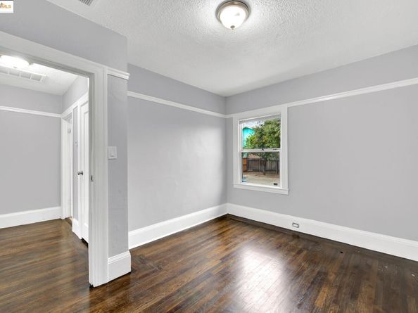 1009 106Th Ave, Oakland CA 94603