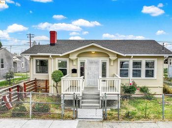 1009 106Th Ave