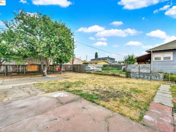 1009 106Th Ave, Oakland CA 94603