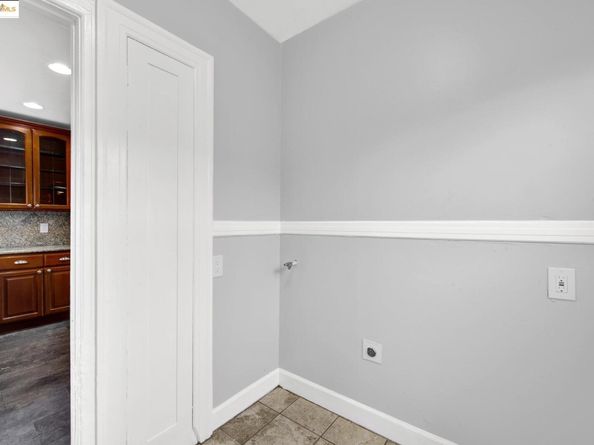 1009 106Th Ave, Oakland CA 94603