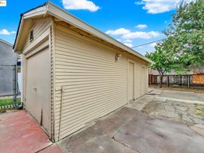 1009 106Th Ave, Oakland CA 94603